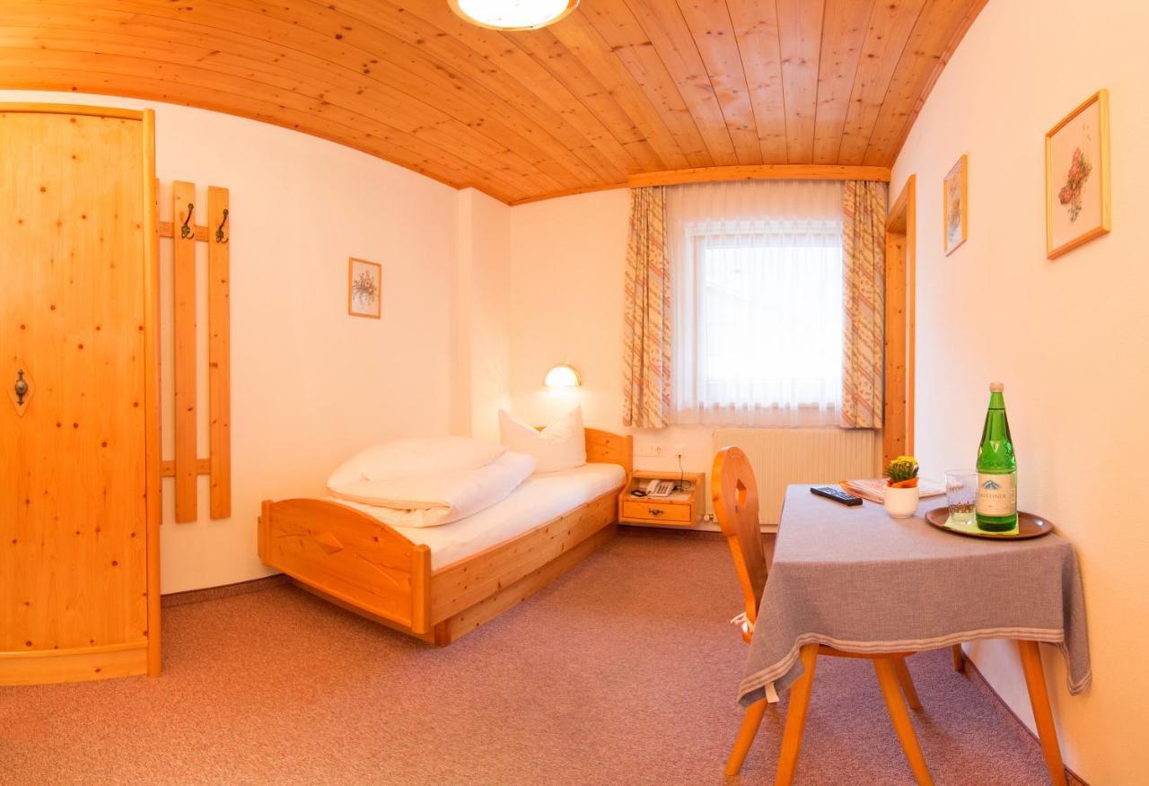 Bed and Breakfast Haus Elisabeth Neustift im Stubaital Habitación foto